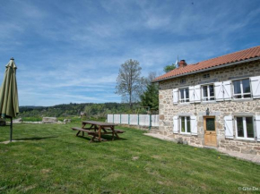 Gîte Saint-Anthème, 5 pièces, 7 personnes - FR-1-630-231